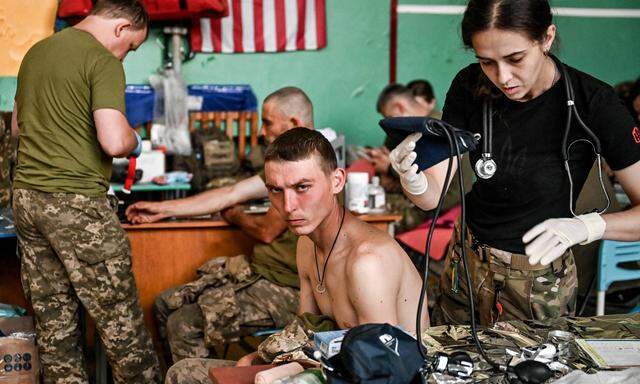 Ein Bild von Ende Juli 2023 aus der Region Saporischschja, wo verwundete ukrainische Soldaten medizinisch versorgt wurden.