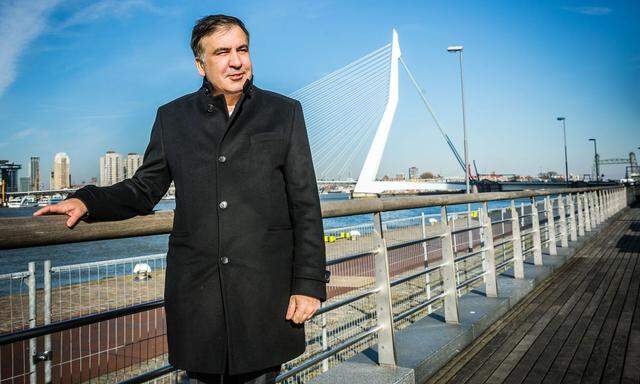 Der ehemalige Gouverneur Odessas, Michail Saakaschwili, ist in den Niederlanden angekommen, dem Heimatland seiner Frau. Dort will er vorerst bleiben.