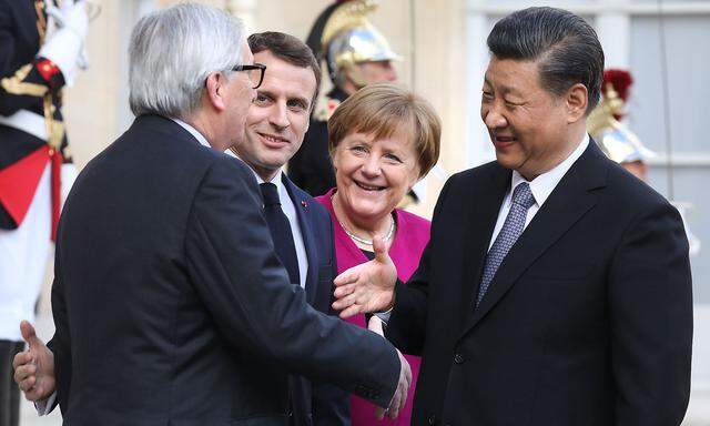 Drei Mal EU, ein Mal China: Juncker, Macron, Merkel, Xi.