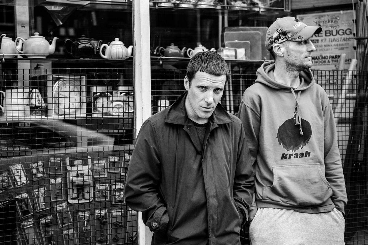 GOLD: Sleaford Mods. Niemand war grantiger als sie, niemand schimpfte böser: die Rückkehr von Punk als Haltung. Atonale Songs aus Suburbia, England, gegen ein Leben ohne Chancen.SILBER: Bilderbuch. Endlich wieder Pop, der vor großer, anmaßender Pose, vor Glamour nicht zurückschreckt. Und das aus Kremsmünster!BRONZE: Mira Lu Kovacs. Wuchernde Melancholie, gewürzt mit einer guten Portion Schalk: Auch unsere Sängerin des Jahres kommt aus Österreich.SCHROTT: „Do They Know It's Christmas“ in der neuen Version: fad, müde, kitschig. Ein Armutszeugnis für den Mainstream-Pop von heute.URGESTEIN: Morrissey. Der große alte Fleisch- und Königinnenverächter mit neuen Manifesten, darunter „I'm Not A Man“, einer wortgewaltigen Attacke gegen Männerbilder.