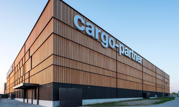 Die Übernahme von Cargo-Partner durch den japanischen Transporter Nippon Express war mit 1,4 Mrd. Euro die größte Transaktion im ersten Halbjahr 2023.