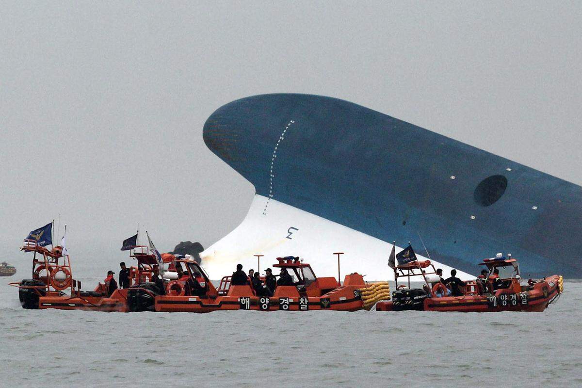 Nach schweren Schiffsunglücken werden - wie jetzt beim Untergang der südkoreanischen Fähre "Sewol" - häufiger Kapitäne verantwortlich gemacht.