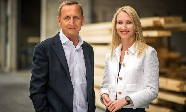 Rudolf Strobl und Tochter Nina Strobl bilden die Geschäftsführung von Strobl Dach und Holz aus Deutsch Kaltenbrunn im Südburgenland.