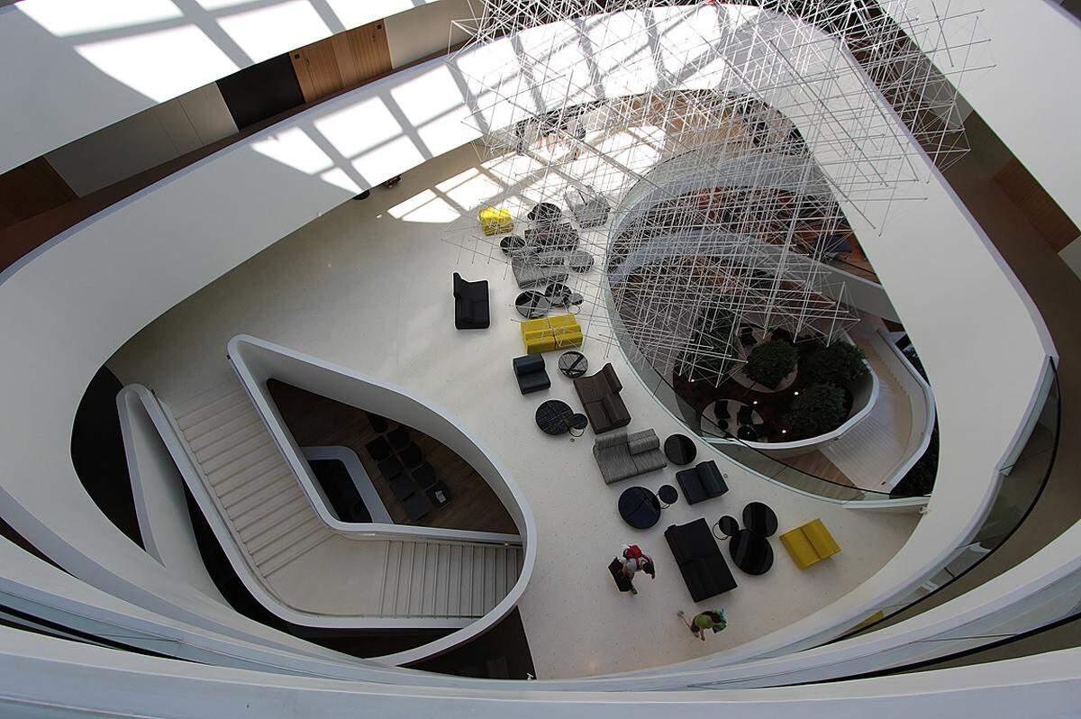 Heute ein Fünf-Sterne-Hotel: Das Hotel Lone, südlich von Rovinj. Lobby des Designhotel Hotel Lone, südlich von Rovinj, Architekten: 3LDH Zagreb 2011, Installation von Ivana Franke, Mobiliar von Numen