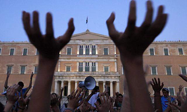 Regierung Athen billigt 78MilliardenSparprogramm