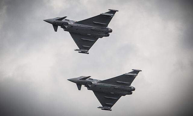 Eurofighter: Pilz vermutet Bestechung von Beamten
