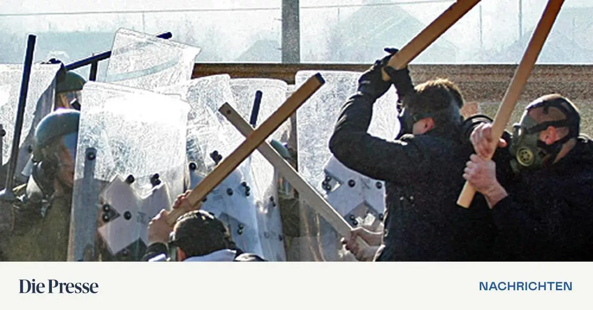 Straßenschlacht zwischen Serben und Soldaten | DiePresse.com