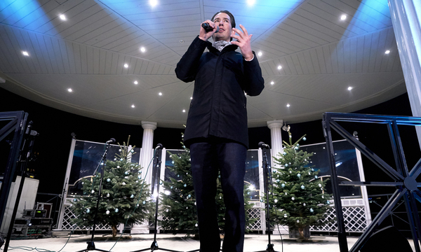 ÖVP-Chef Sebastian Kurz lud am Montagabend zu „Punsch und Maroni“ – allerdings ohne grüne Verhandler.