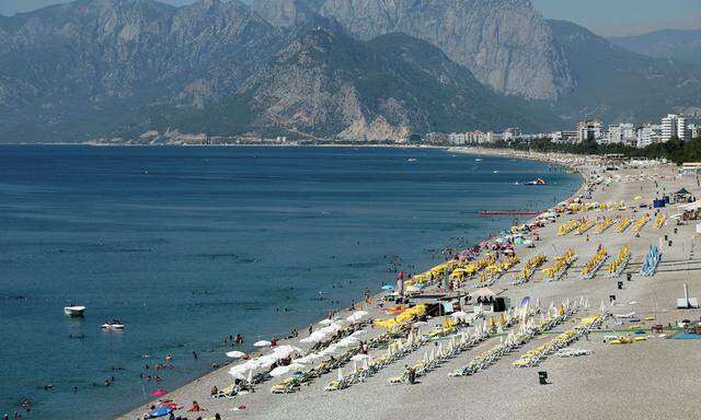  Die Türkei will ab Juni langsam wieder für den Tourismus öffnen. 