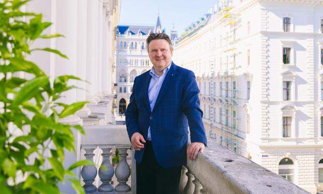 Wohnbaustadtrat Michael Ludwig setzte sich beim SPÖ-Landesparteitag am Samstag gegen Andreas Schieder durch. Ende Mai übergibt ihm Michael Häupl das Bürgermeisteramt.