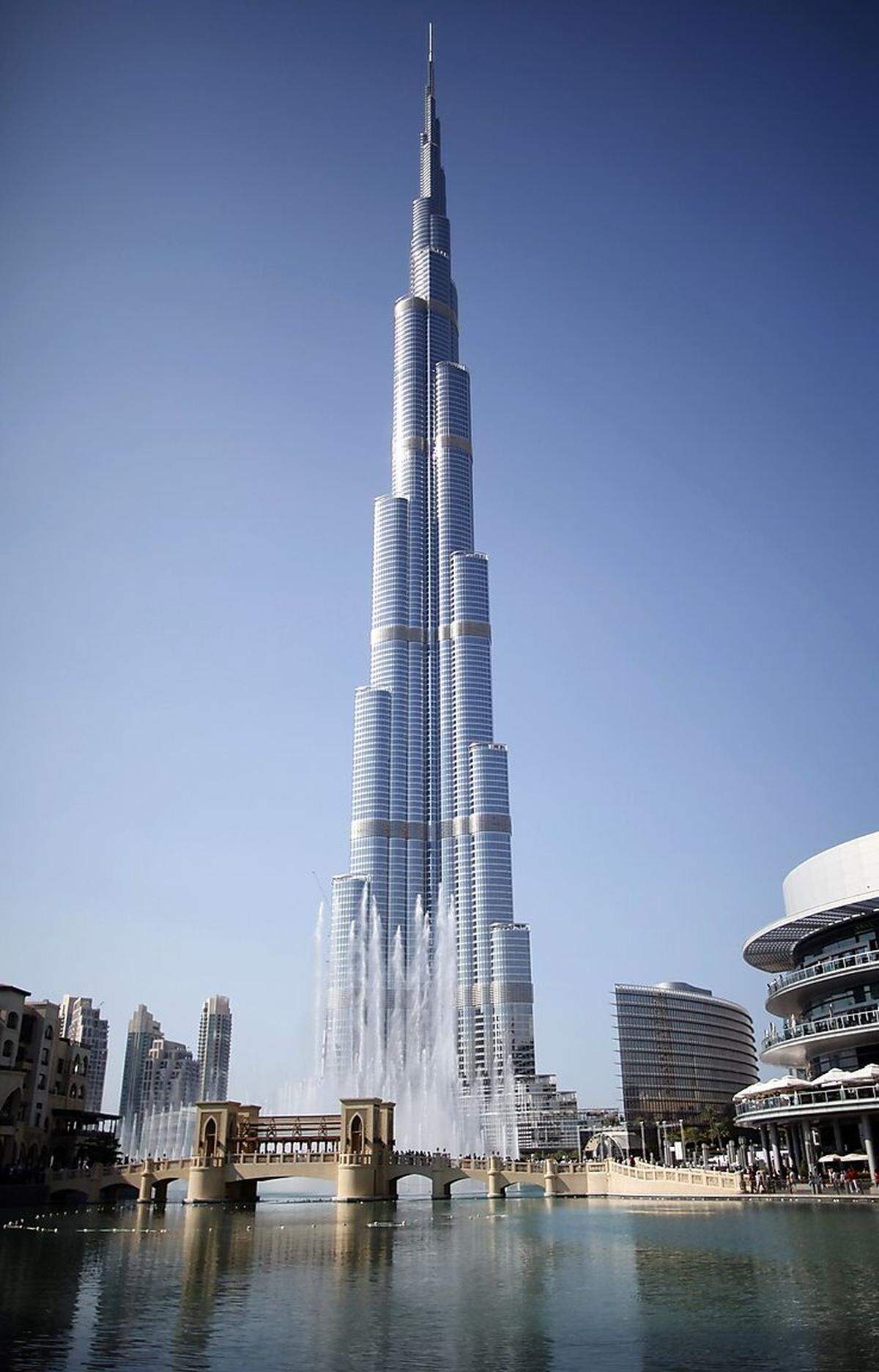 International betrachtet nimmt sich Pianos Turm allerdings eher wie ein Zwerg aus: Mit seinen 310 Metern ist er nicht einmal halb so hoch wie der 828 Meter hohe Burj Khalifa (im Bild) in Dubai, das höchste Gebäude der Welt.