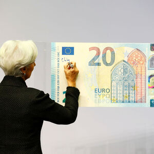 EZB-Präsidentin Christine Lagarde hat sich bisher noch nicht zu einer Erhöhung der Zinsen durchgerungen.  