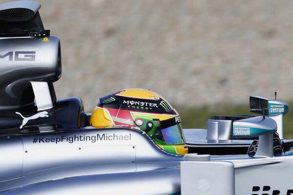 Mercedes wartete mit einem ganz besonderen Extra auf: Mit einem Schriftzug wird des nach wie vor im Koma liegenden Michael Schumacher gedacht.