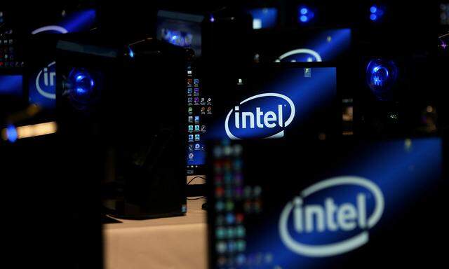 Chips designen und auch produzieren. Intel will bei diesem Modell bleiben.