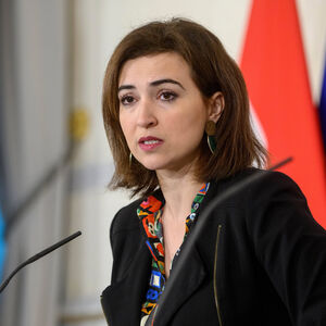 20230308 Ministerrat WIEN, OESTERREICH - 8. MAERZ: Justizministerin Alma Zadic (Gruene) beim Pressefoyer nach dem Minist