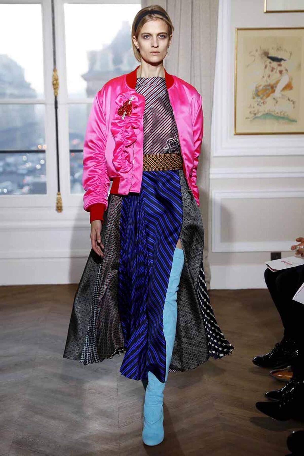 Das charakteristischen "Shocking pink" durften bei den Couture-Looks von Schiaparelli natürlich nicht fehlen.