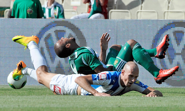 Fussball Rapid schlaegt Wiener