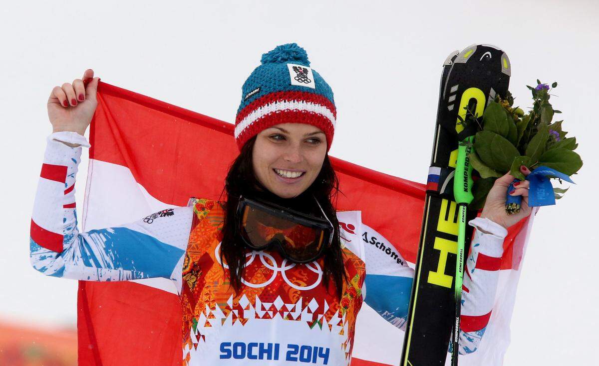 Es folgt im Februar 2014 der bisher größte Moment ihrer Karriere: Fenninger wird in Sotschi Olympiasiegerin im Super-G, drei Tage später gewinnt sie Silber im RTL.
