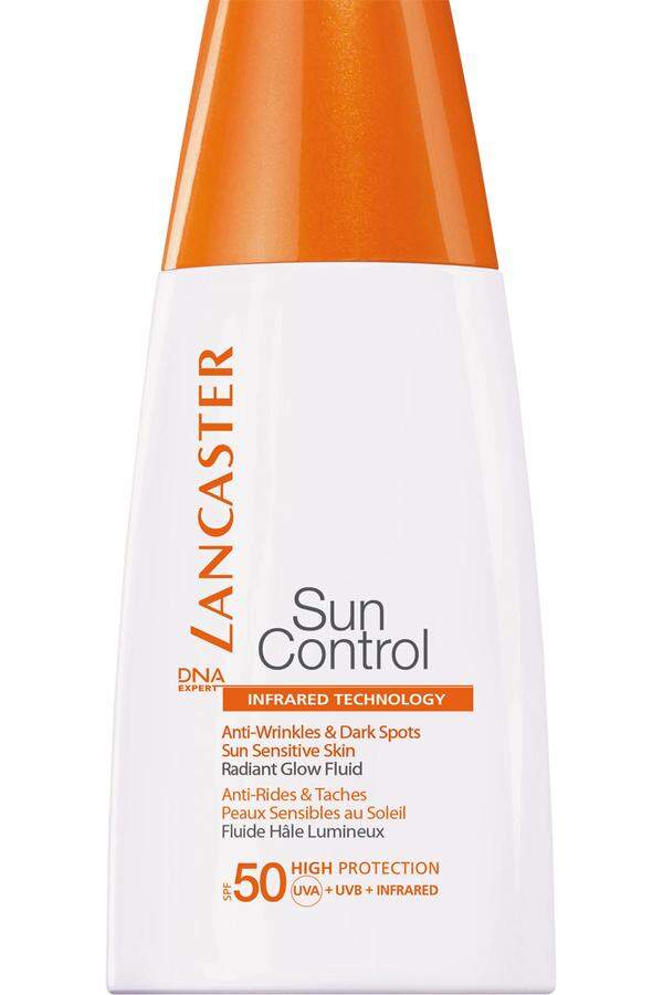 Die „Skin Radiant Glow Cream“ von Lancaster Sun Control, LSF 50 um 49 Euro.