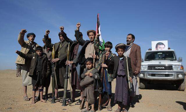 Anhänger der Houthi-Rebellen im Jemen. Die Auseinandersetzung mit den USA verschafft den Rebellen in der gesamten Region Zuspruch.