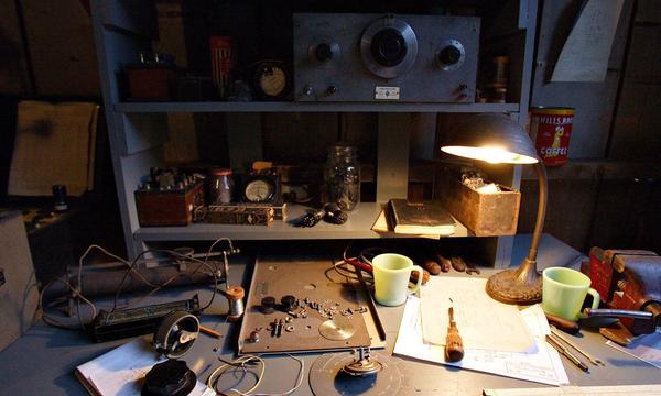 In einer Garage in Palo Alto findet Hewlett-Packard 1939 seinen Anfang  der Grundstein für das Silicon Valley.