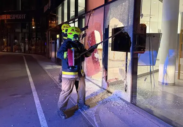 Two meter-high window panes were destroyed, the fire department reported.