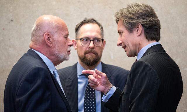 Grasser mit seinen beiden Anwälten, Ainedter und Wess