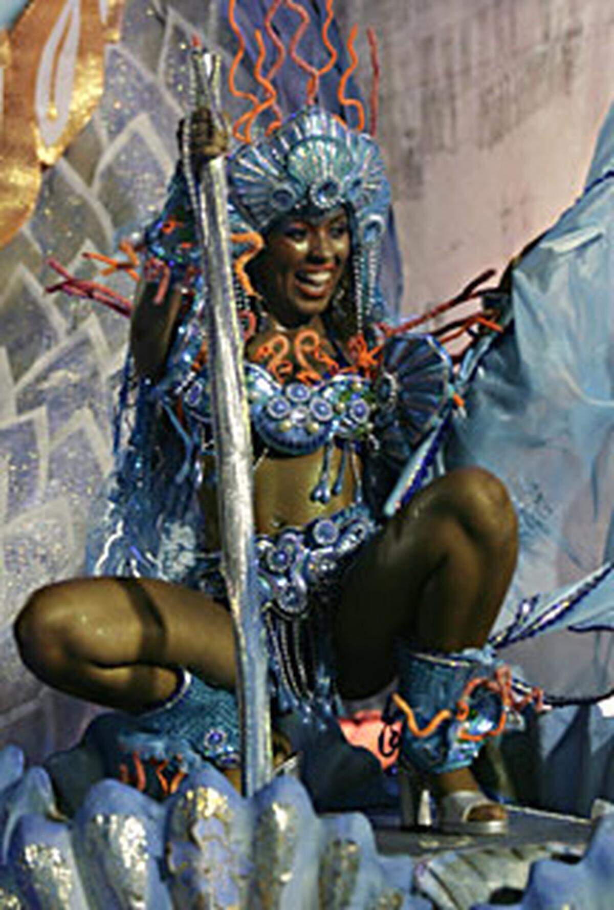 Eine Tänzerin der Unidos da Tijuca Schule.