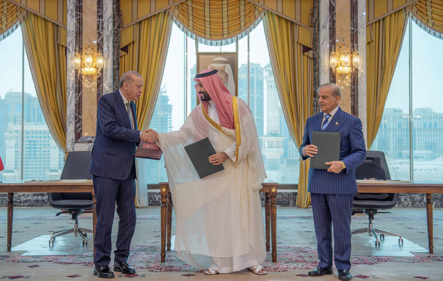 US Power Wanes in Middle East as Iran Conflict Fuels Regional Realignment