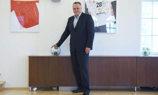 Hans Peter Doskozil: Er hält viel von Rapid und will Österreichs Sport „reformieren“.