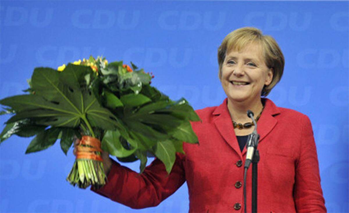 Angela Merkel hat es geschafft: Ihr Wahlkampf, der von vielen als emotionsfrei gescholten wurde, hat die Union wieder auf den ersten Platz geführt. Ihre Wunschkoalition mit der FDP ist unter Dach und Fach, am Mittwoch wurde Merkel als Regierungschefin des neuen schwarz-gelben Bündnisses bestätigt.