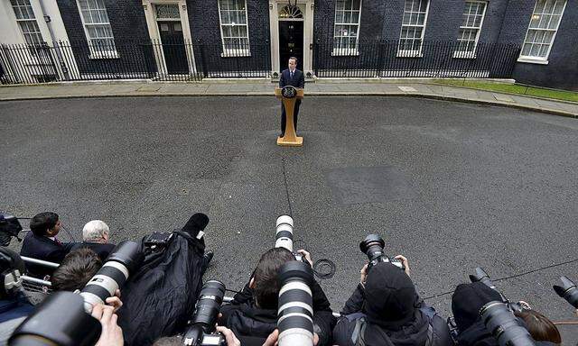 Briten-Premier Cameron vor Londons berühmtester Haustüre