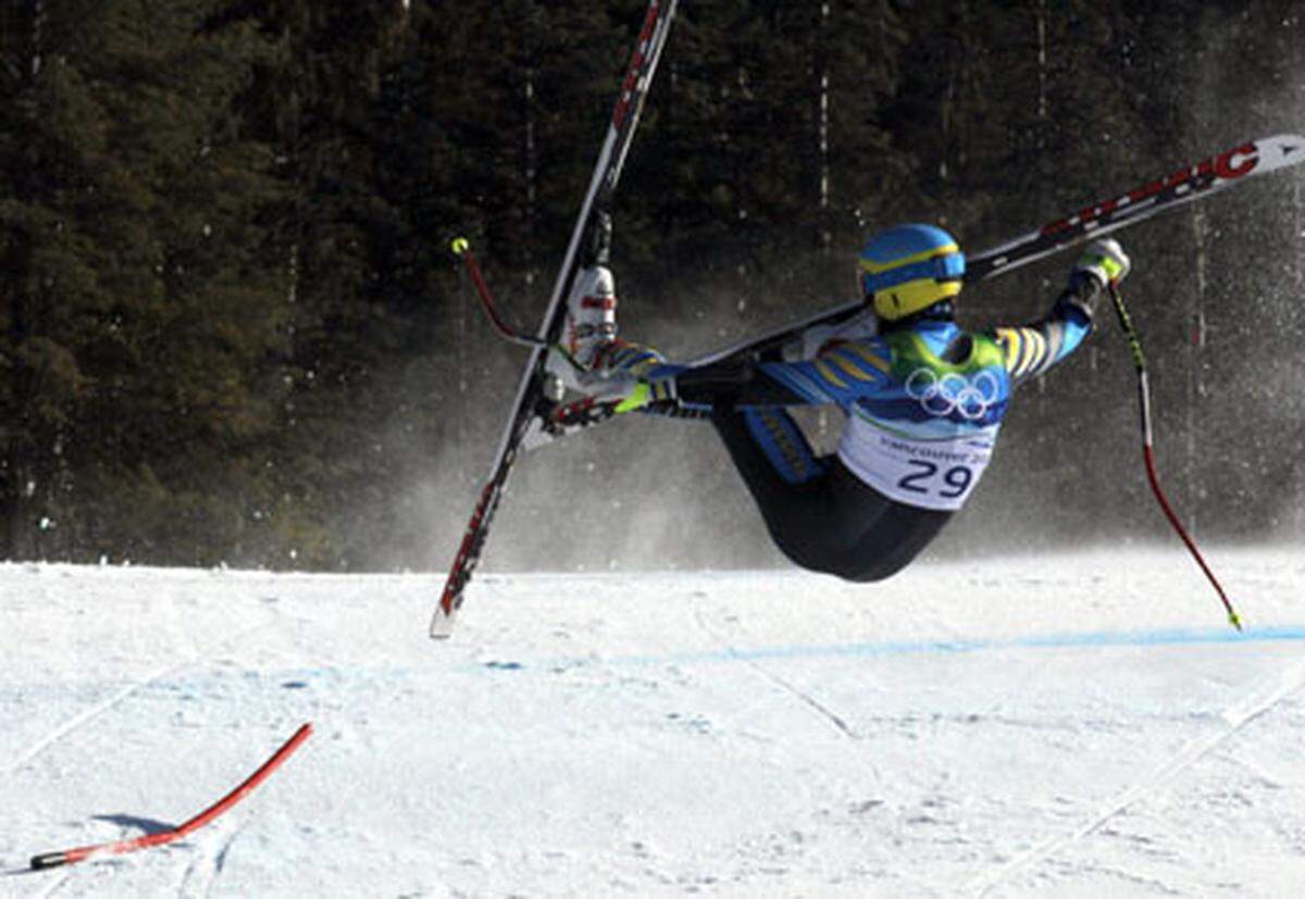 Für einen erschreckenden Schlusspunkt sorgte der Schwede Patrick Järbyn. Der 40-Jährige prallte im Schlussabschnitt der Strecke hart auf die Piste auf und verlor kurz das Bewusstsein. Erst nach mehreren Minuten wurde er per Akja abtransportiert. Im Krankenhaus gab sein Arzt dann aber Entwarnung: Der Schwede hat sich keine größeren Verletzungen zugezogen.