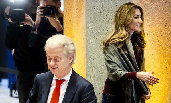 VVD-Chefin Dilan Yesilgoz-Zegerius und der große Wahlsieger, Geert Wilders (vorne).