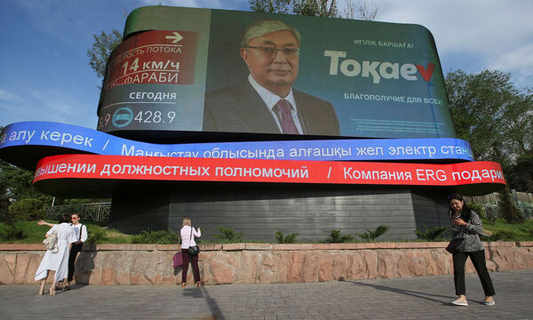 „Wohlstand für alle“ lautet der Slogan des Übergangspräsidenten Kassym-Schomart Tokajew, der wohl nach der Wahl am Sonntag dauerhaft das Amt übernimmt.