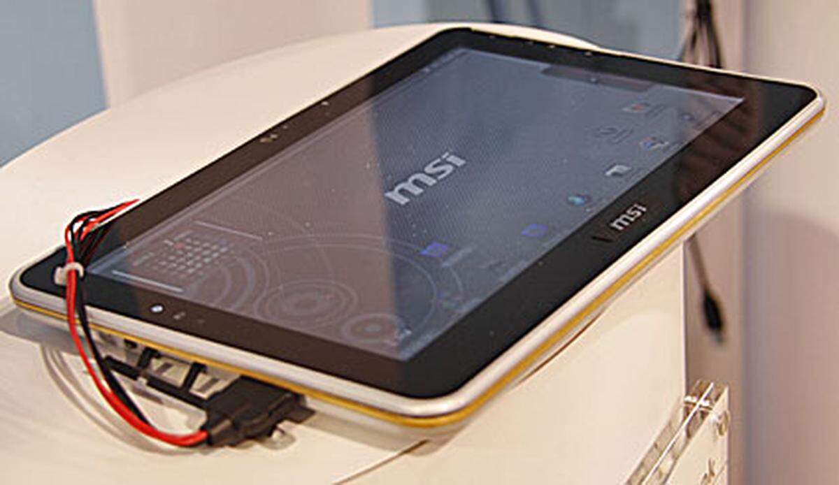MSI wartete gleich mit mehreren Prototypen auf. Dieses "E-Book" getaufte Tablet läuft unter Linux, hat ein 10-Zoll-Touch-Display und verbindet sowohl über WLAN als auch über eine UMTS-Verbindung mit dem Internet.