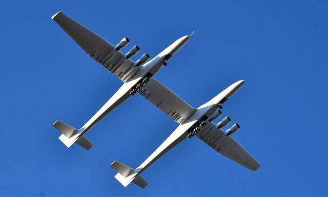 The world's largest airplane, built by the late Paul Allen's company Stratolaunch Systems, makes its first test flight in Mojave