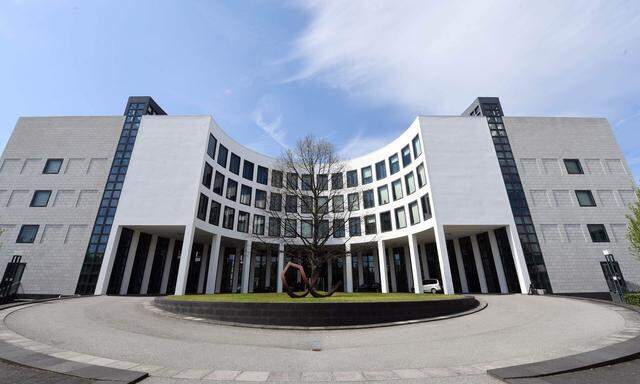 Die Bundesanwaltschaft in Karlsruhe ermittelt laut mehren Medien gegen drei Personen wegen Spionage für China. 