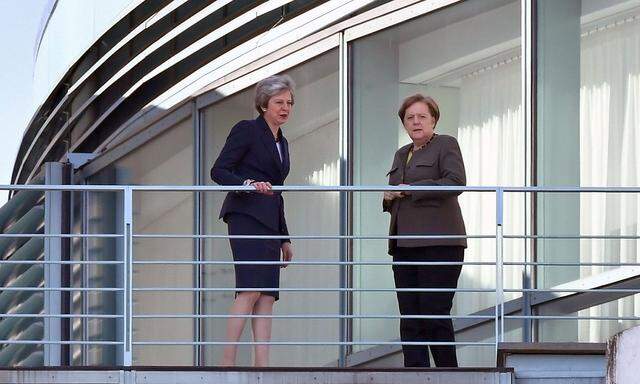 Rund 90  Minuten sprachen die Regierungschefinnen in Berlin vertraulich über den Brexit.