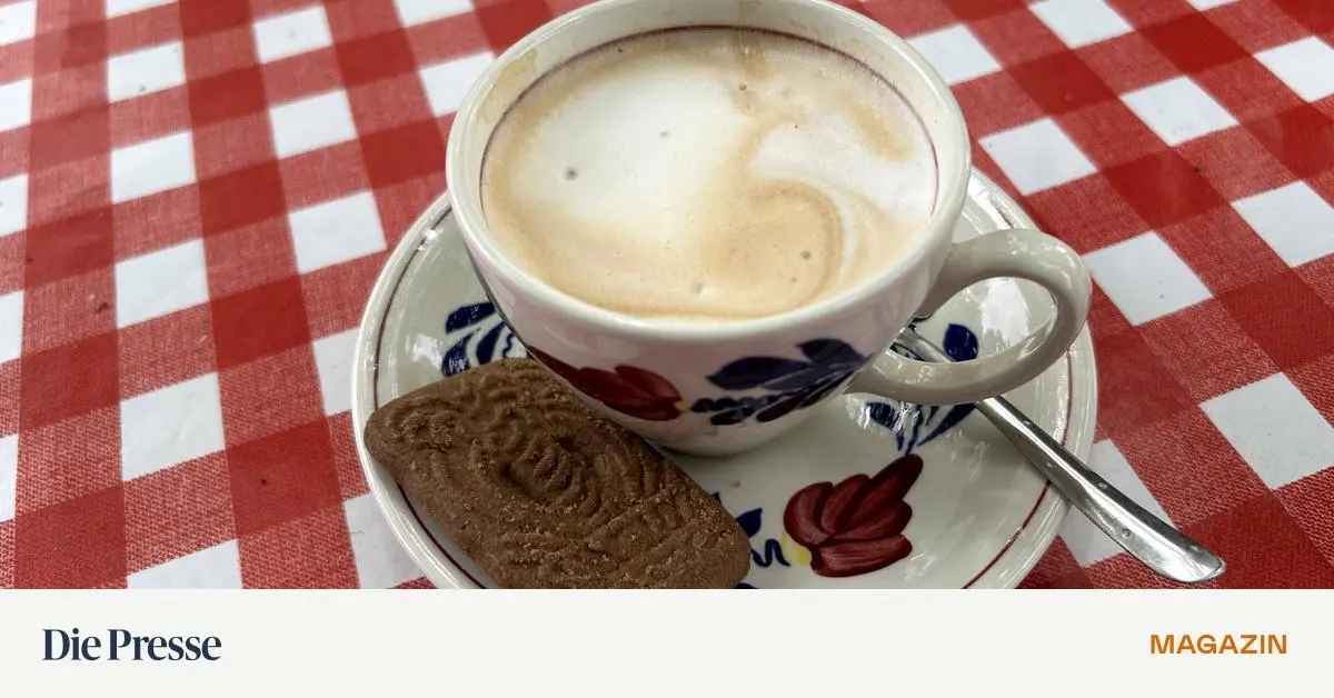 Kaffee-und-Kekse-im-Autogrill-premium-