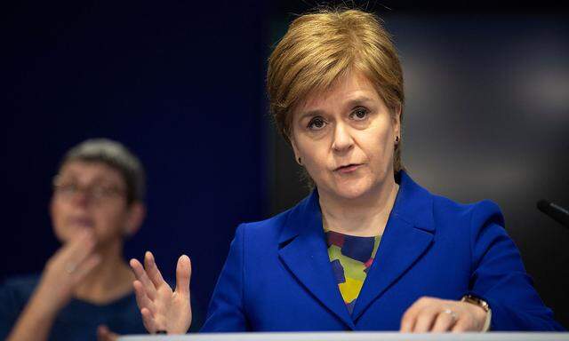 Schottlands Erste Ministerin Nicola Sturgeon zeigt sich über das Veto aus London empört.