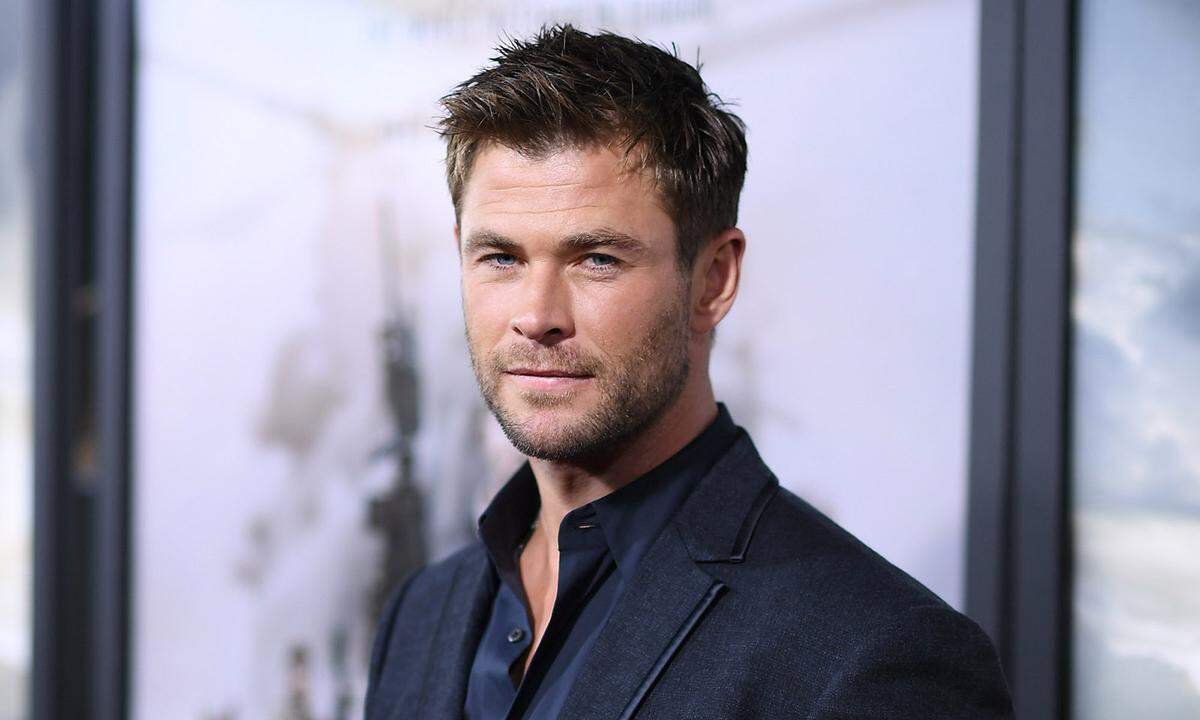 Die Top drei knapp verpasst hat Chris Hemsworth, der sein Jahreseinkommen im Vergleich zum Jahr davor sogar verdoppeln konnte auf ganze 64,5 Millionen Dollar. Vor allem die Gagen für seine Paraderolle als „Thor“ in den Avengers-Verfilmungen macht die stolze Summe aus.