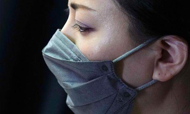 Masken schützen vor Viren, ein neuer Typ soll diese nun auch erkennen. 