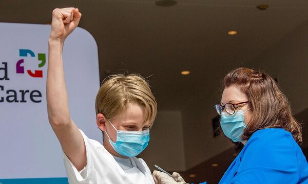 TOPSHOT-US-HEALTH-VIRUS-VACCINATION-TEENS