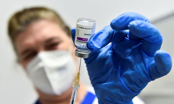 FILE PHOTO: Italy resumes AstraZeneca COVID-19 vaccinations, in Turin