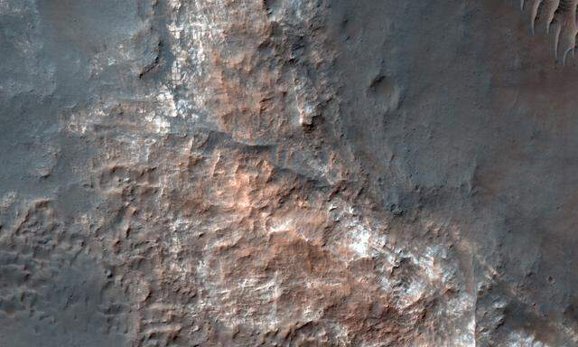 Auch in diesen Kratern wird Wasser am Mars vermutet.