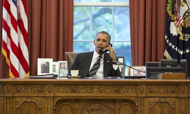 US-Präsident Barack Obama telefoniert Oval Office