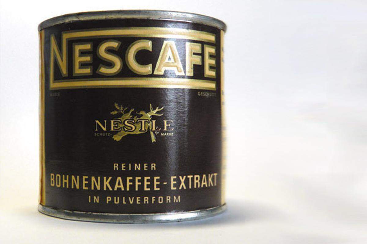 In den 1930er Jahren ist es dem Schweizer Nestlé-Konzern erstmals gelungen, Kaffeebohnen zu haltbaren Pulver zu verarbeiten. Heute ist Nescafe der meist getrunkene Kaffee der Welt - und ein Synonym für Löskaffee.