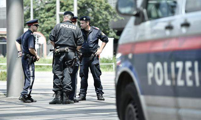 Archivbild: Polizei am Praterstern