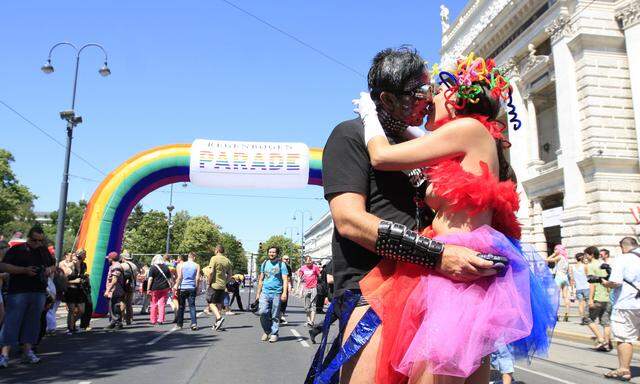 Regenbogenparade auf dem Ring: Wer entscheidet, was eine Spaßdemo ist? 